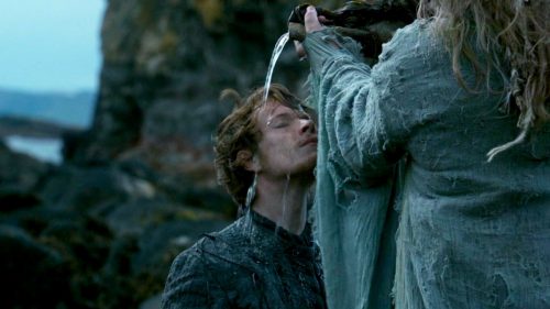 Theon Greyjoy in GOT 2x03 - What Is Dead May Never Die